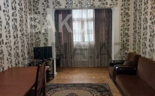 2 Rooms Old Apartment for Sale in Baku