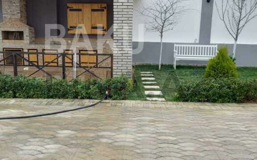 4 Room House / Villa for Sale in Baku