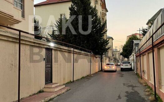 6 Room House / Villa for Sale in Baku