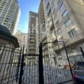 3 Room Old Apartment for Sale in Baku