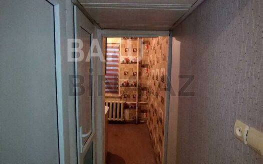 2 Rooms Old Apartment for Sale in Baku