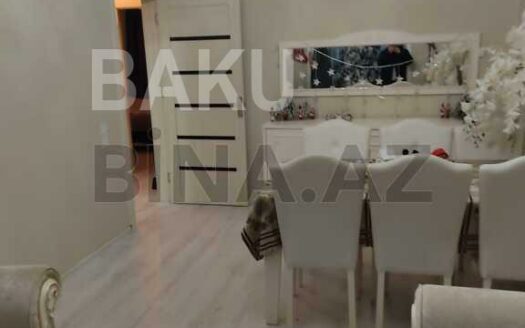 2 Rooms Old Apartment for Sale in Baku