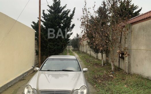 5 Room House / Villa for Sale in Baku