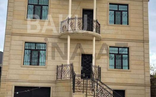 8 Room House / Villa for Sale in Baku