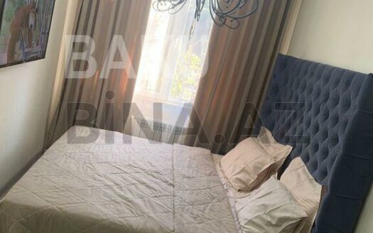 3 Room Old Apartment for Sale in Baku