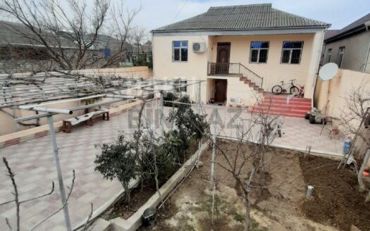 5 Room House / Villa for Sale in Baku
