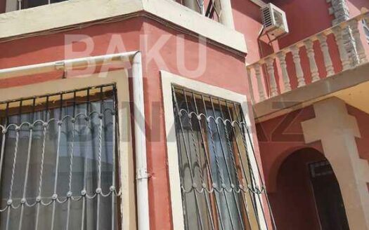 6 Room House / Villa for Sale in Baku