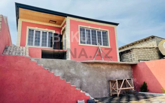 4 Room House / Villa for Sale in Baku