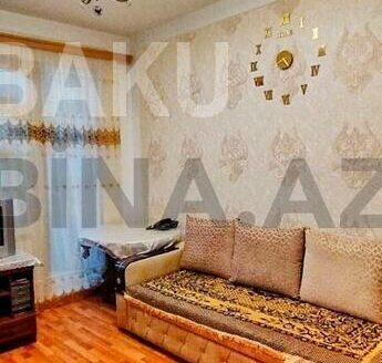 2 Rooms Old Apartment for Sale in Baku