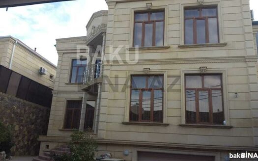 5 Room House / Villa for Sale in Baku