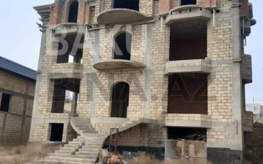 7 Room House / Villa for Sale in Baku