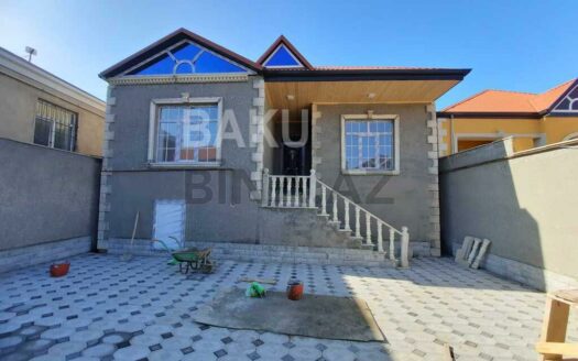 4 Room House / Villa for Sale in Baku