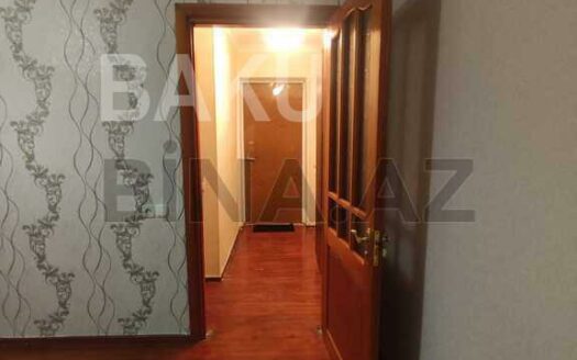 1 Room Old Apartment for Sale in Baku