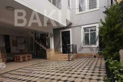 5 Room House / Villa for Sale in Baku