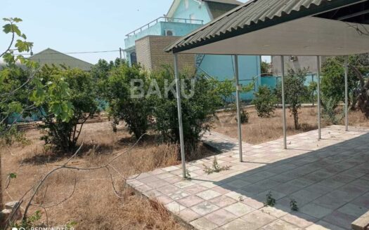 6 Room House / Villa for Sale in Baku