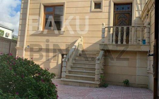 5 Room House / Villa for Sale in Baku