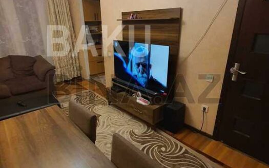 3 Room Old Apartment for Sale in Baku