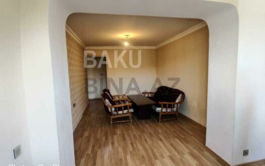 3 Room Old Apartment for Sale in Baku