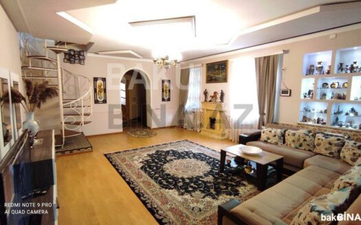 5 Room House / Villa for Sale in Baku