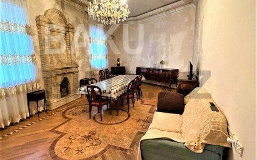 3 Room Old Apartment for Sale in Baku