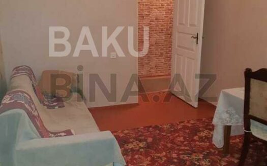 2 Rooms Old Apartment for Sale in Baku