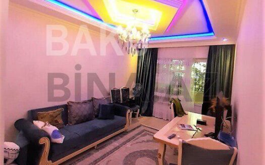 2 Rooms Old Apartment for Sale in Baku