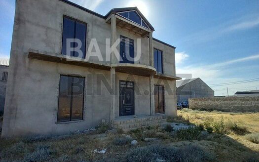 4 Room House / Villa for Sale in Baku