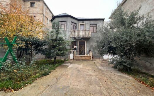4 Room House / Villa for Sale in Baku