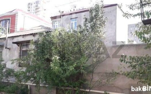 12-Room House / Villa for Sale in Baku