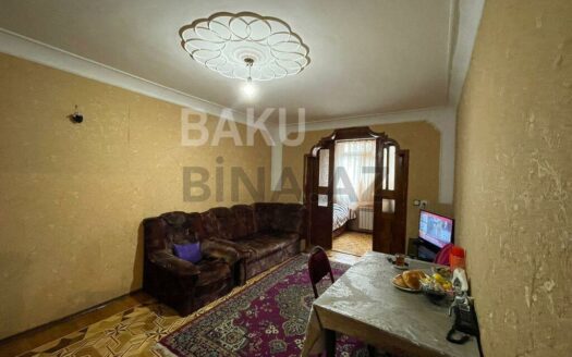 2 Rooms Old Apartment for Sale in Baku