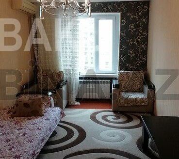 3 Room Old Apartment for Sale in Baku