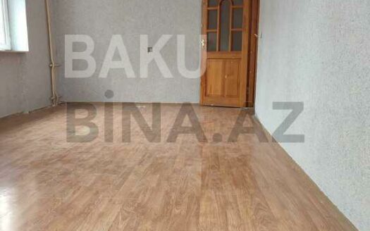 1 Room Old Apartment for Sale in Baku