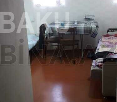 1 Room Old Apartment for Sale in Baku