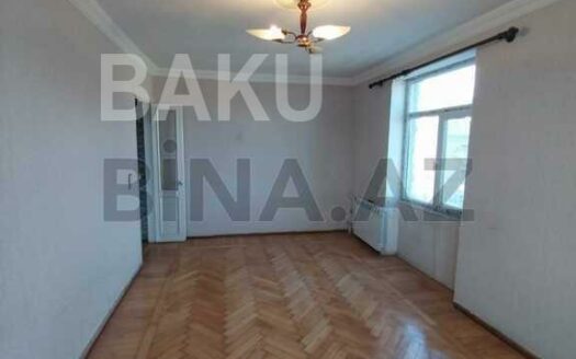1 Room Old Apartment for Sale in Baku