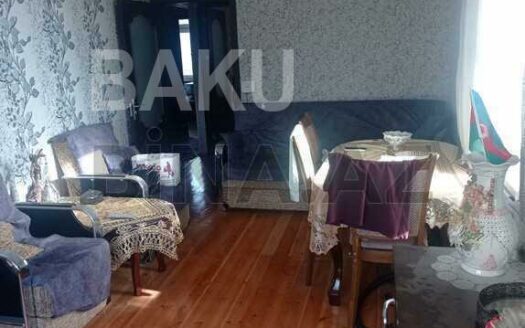 2 Rooms Old Apartment for Sale in Baku