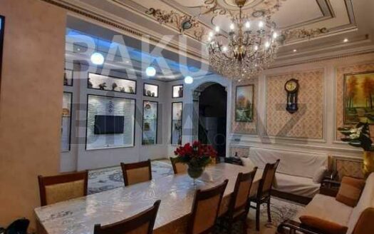 6 Room House / Villa for Sale in Baku