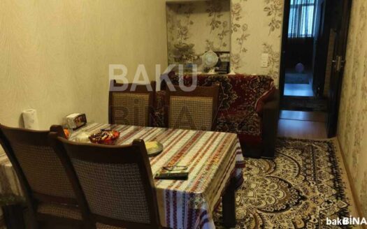 2 Rooms Old Apartment for Sale in Baku