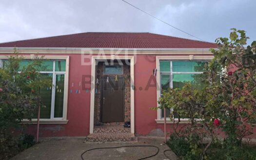 4 Room House / Villa for Sale in Baku