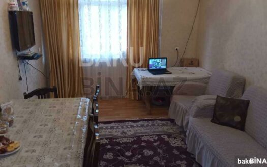 2 Rooms Old Apartment for Sale in Baku