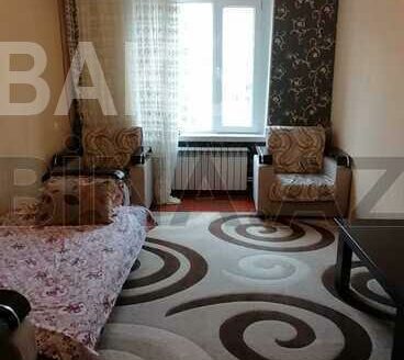 3 Room Old Apartment for Sale in Baku