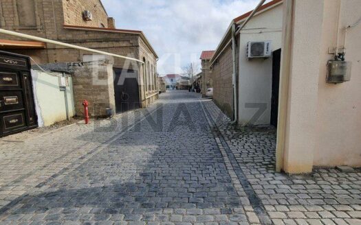 4 Room House / Villa for Sale in Baku