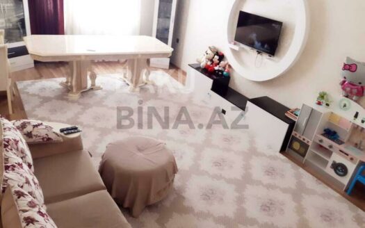 4 Room House / Villa for Sale in Baku