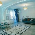 5-Room Old Apartment for Sale in Baku