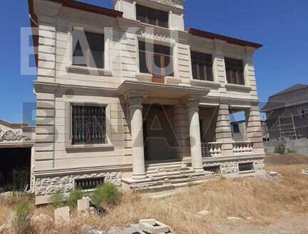 7 Room House / Villa for Sale in Baku