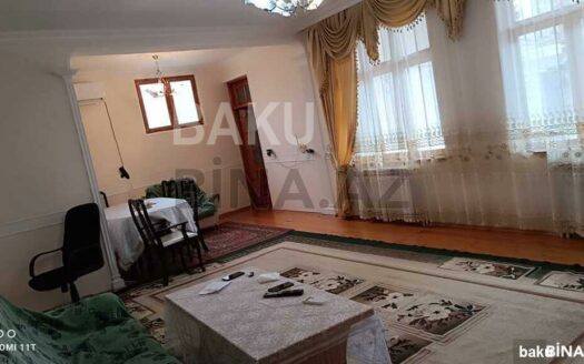 4 Room House / Villa for Sale in Baku