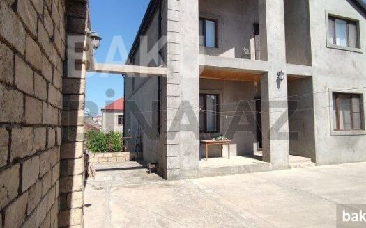 9 Room House / Villa for Sale in Baku