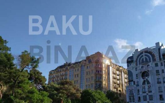 4 Room New Apartment for Sale in Baku