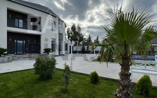 6 Room House / Villa for Sale in Baku