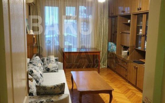 2 Rooms Old Apartment for Sale in Baku