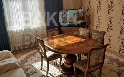 2 Rooms Old Apartment for Sale in Baku